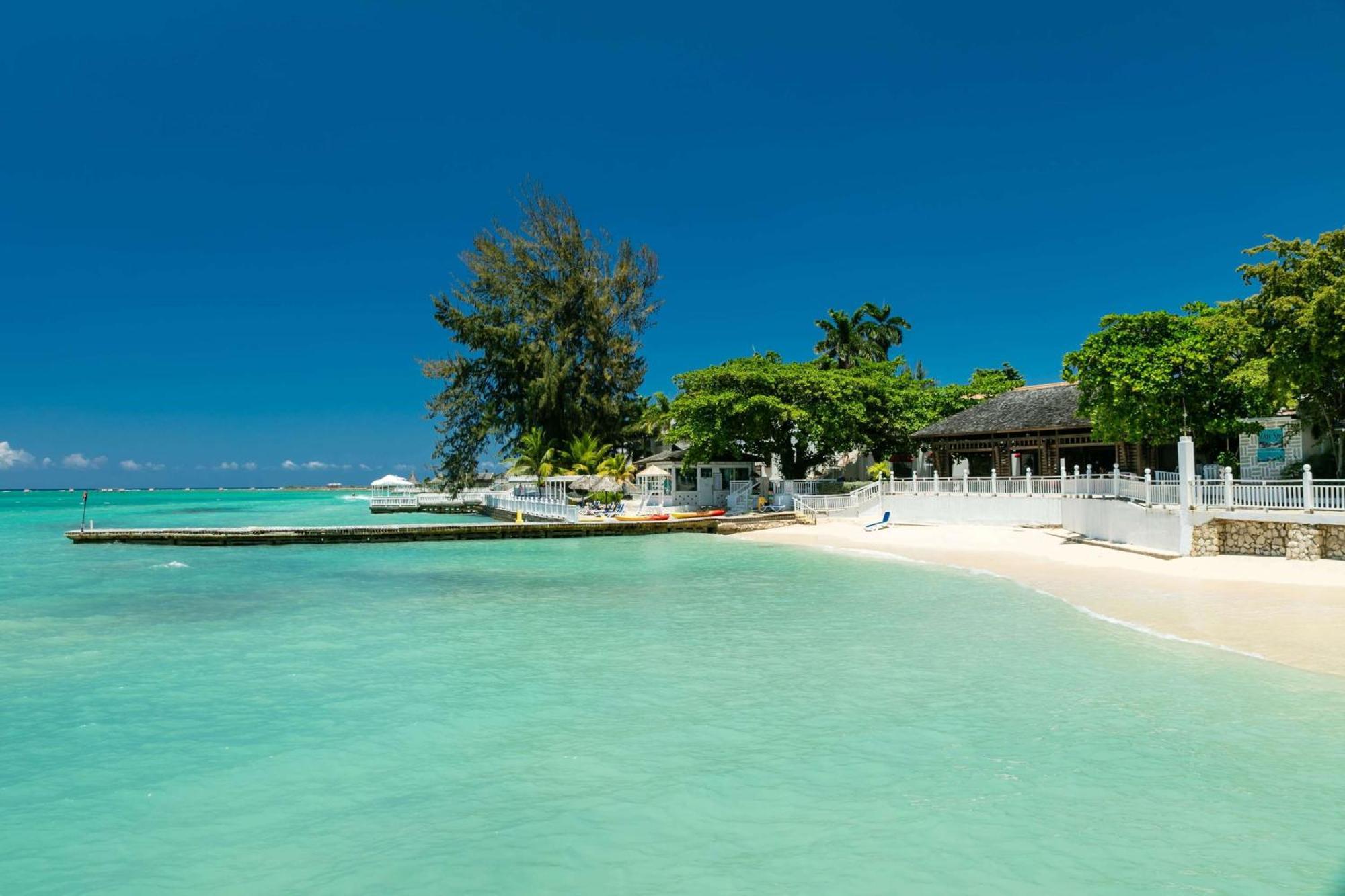 Grand Decameron Montego Beach, A Trademark All-Inclusive Resort Montego Bay Kültér fotó