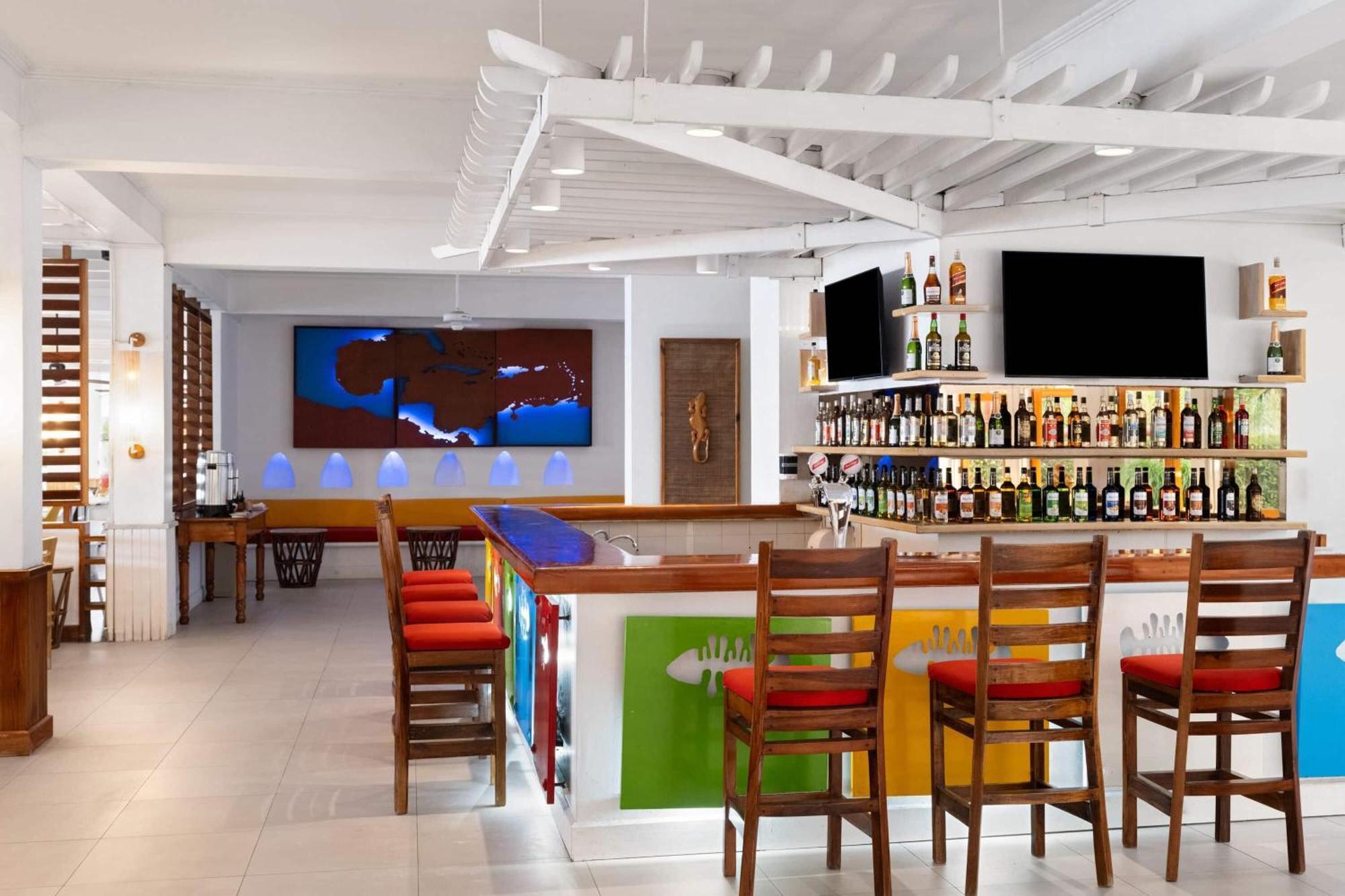 Grand Decameron Montego Beach, A Trademark All-Inclusive Resort Montego Bay Kültér fotó