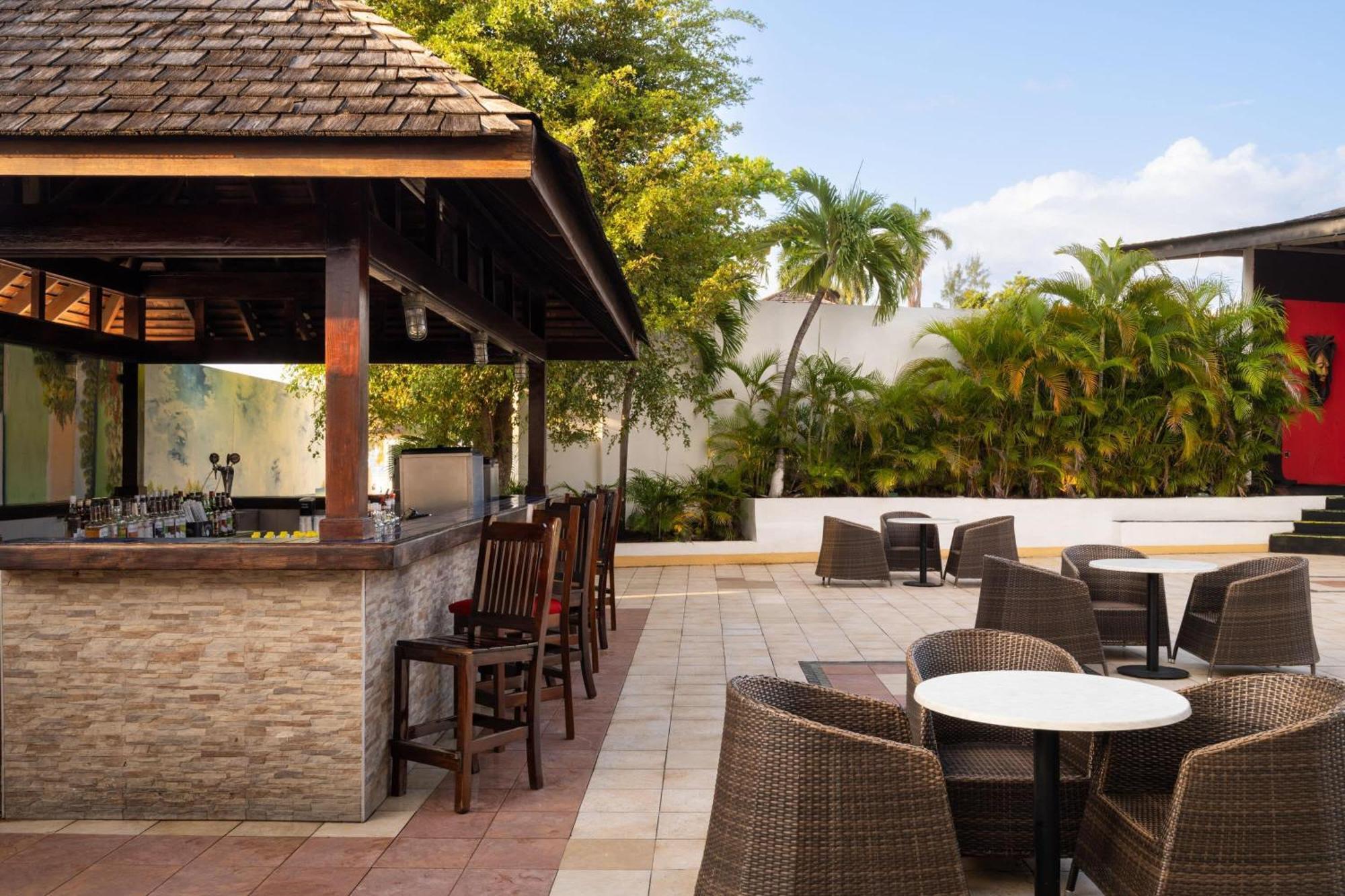 Grand Decameron Montego Beach, A Trademark All-Inclusive Resort Montego Bay Kültér fotó